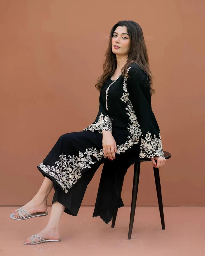 Inaya-Women's Premium Embroidered Lawn 2-Piece Suit – Black | Unstitched