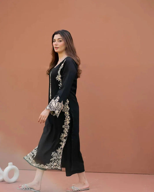 Inaya-Women's Premium Embroidered Lawn 2-Piece Suit – Black | Unstitched